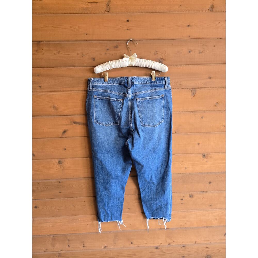 Abercrombie & Fitch Jean Mom High Rise Distressed Medium Blue Raw Hem Denim - Picture 2 of 4